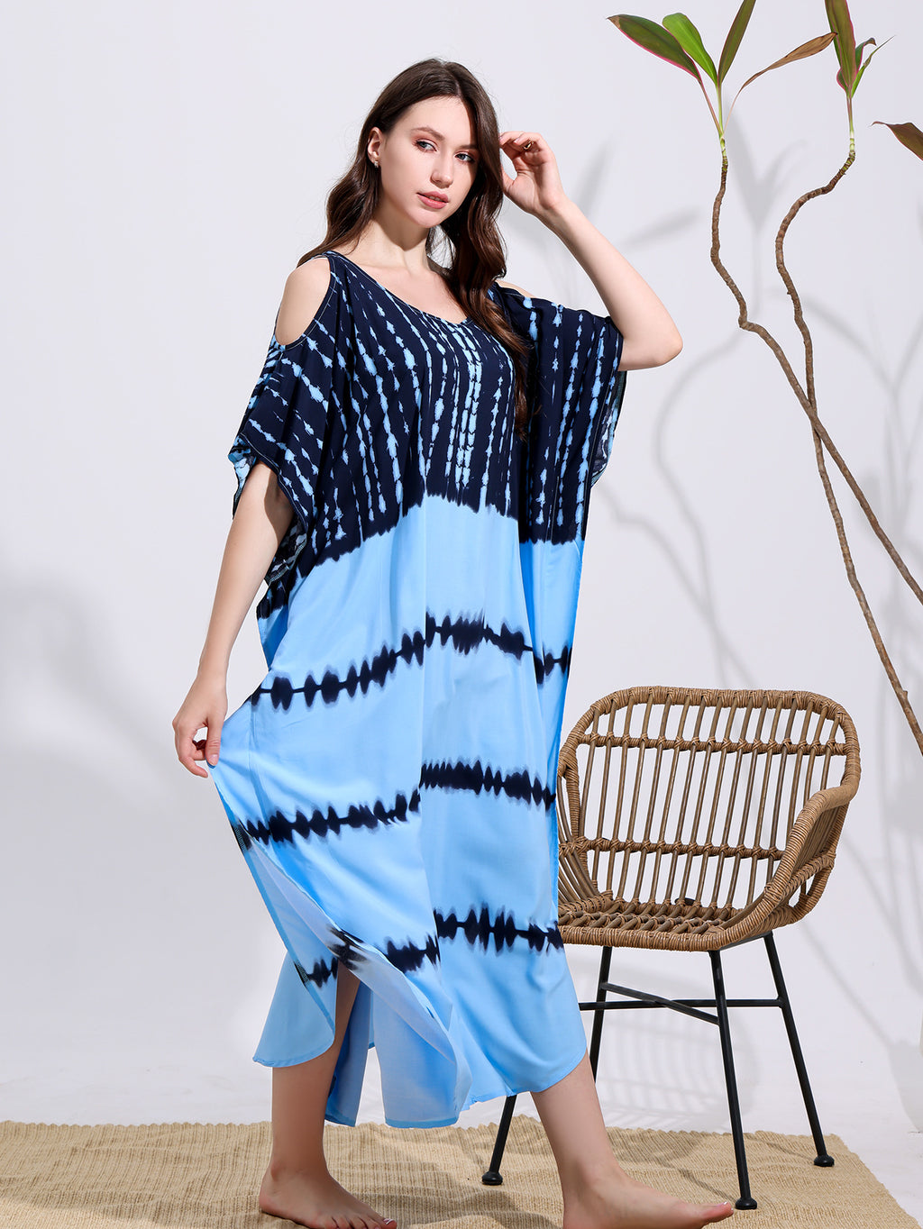 Robe ample, à épaules dénudées