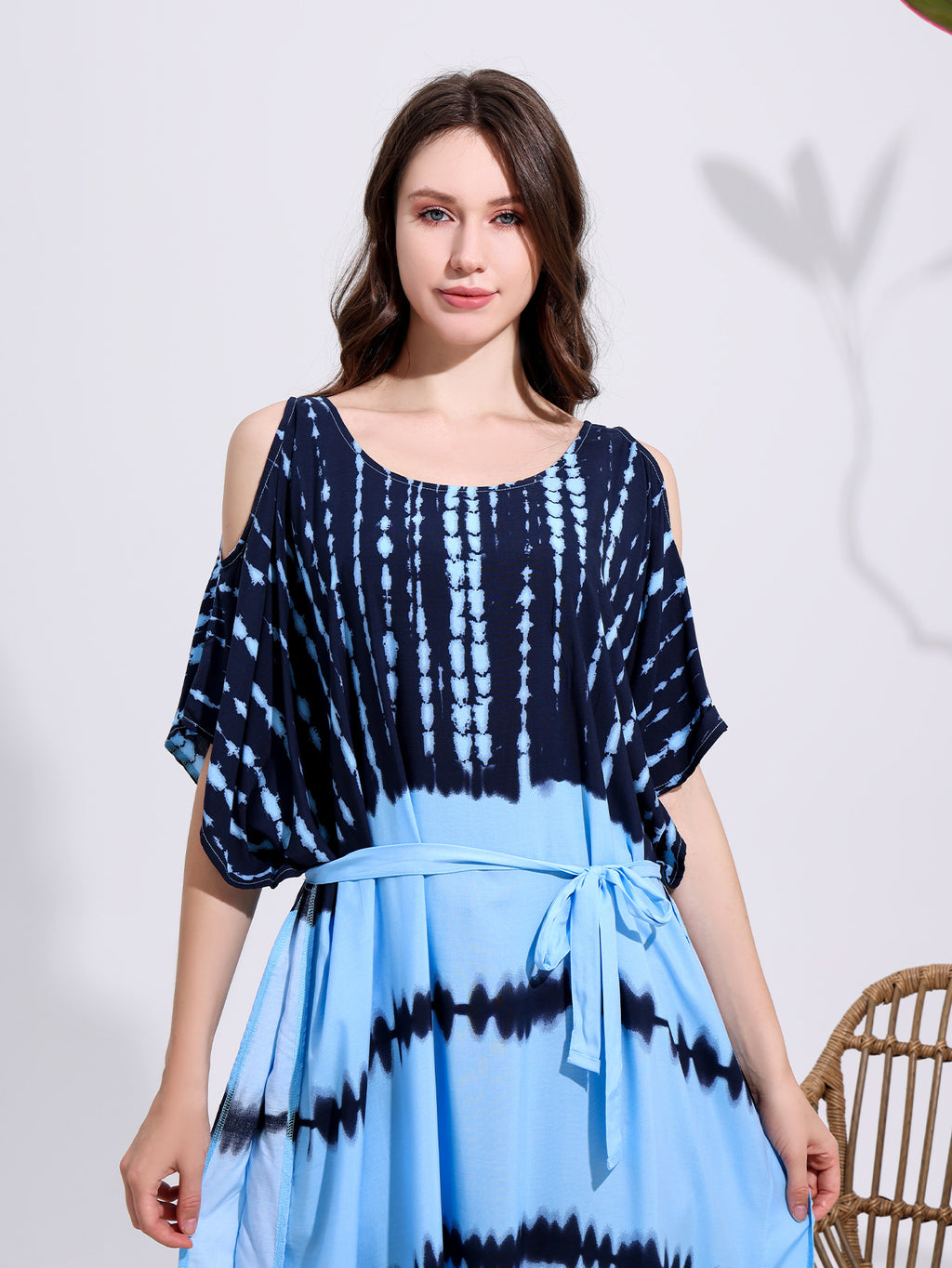 Robe ample, à épaules dénudées