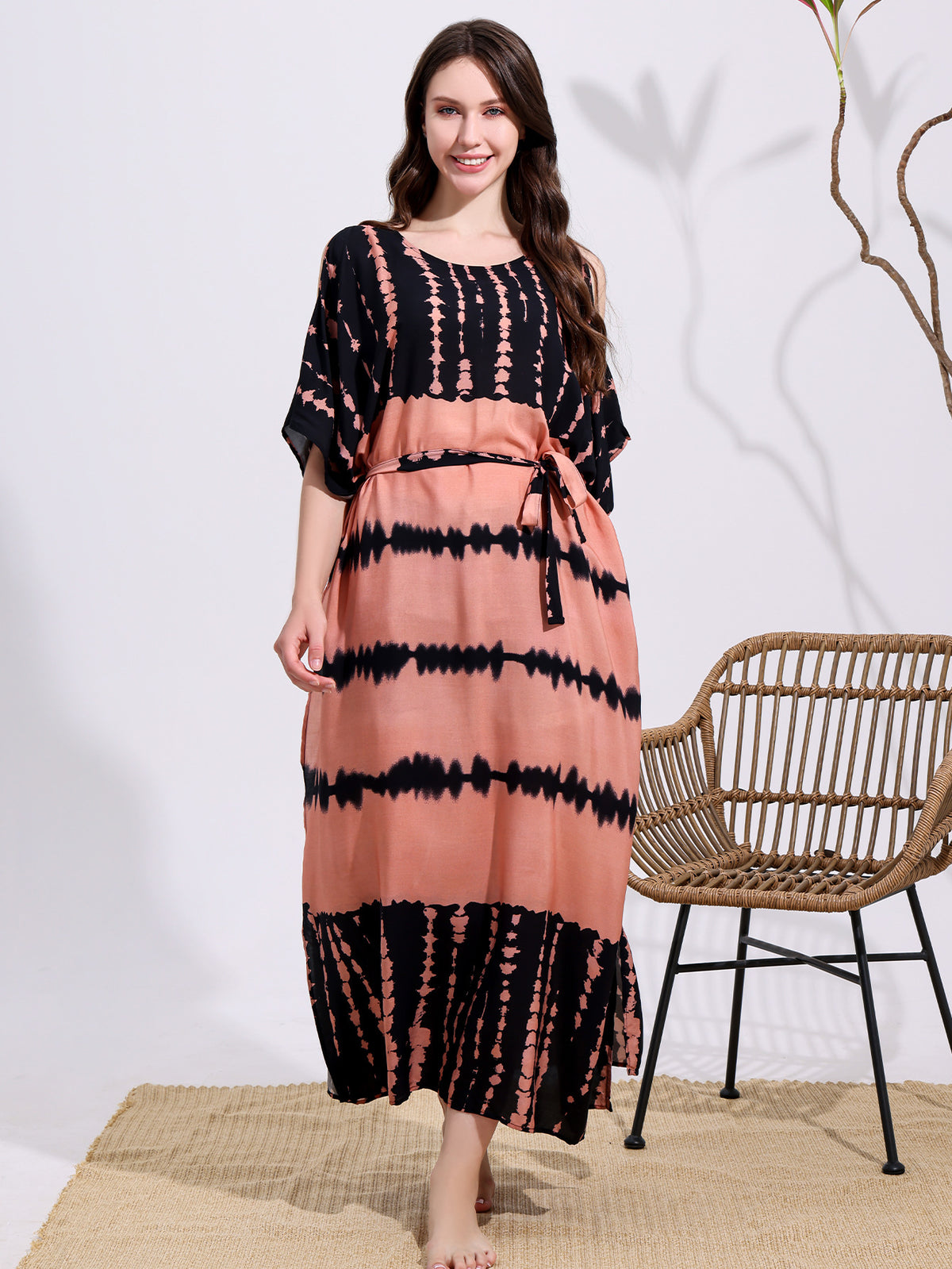Robe ample, à épaules dénudées