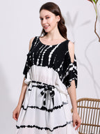 Robe ample, à épaules dénudées