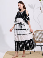 Robe ample, à épaules dénudées