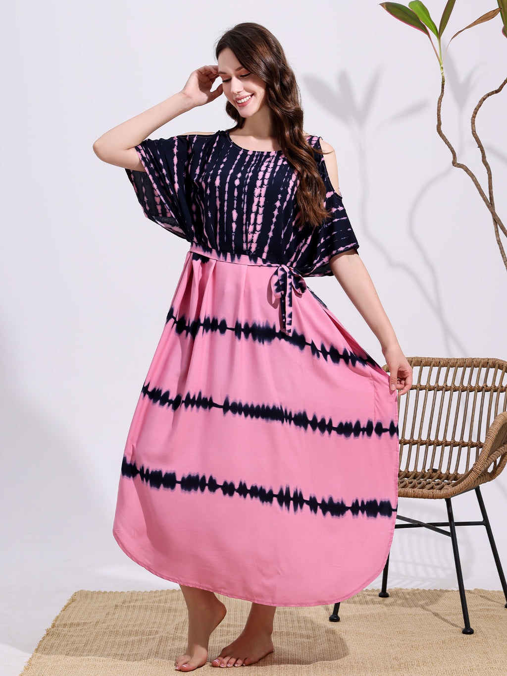 Robe ample, à épaules dénudées