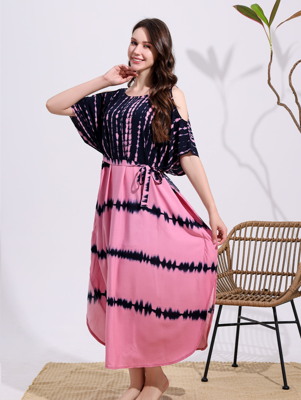 Robe ample, à épaules dénudées