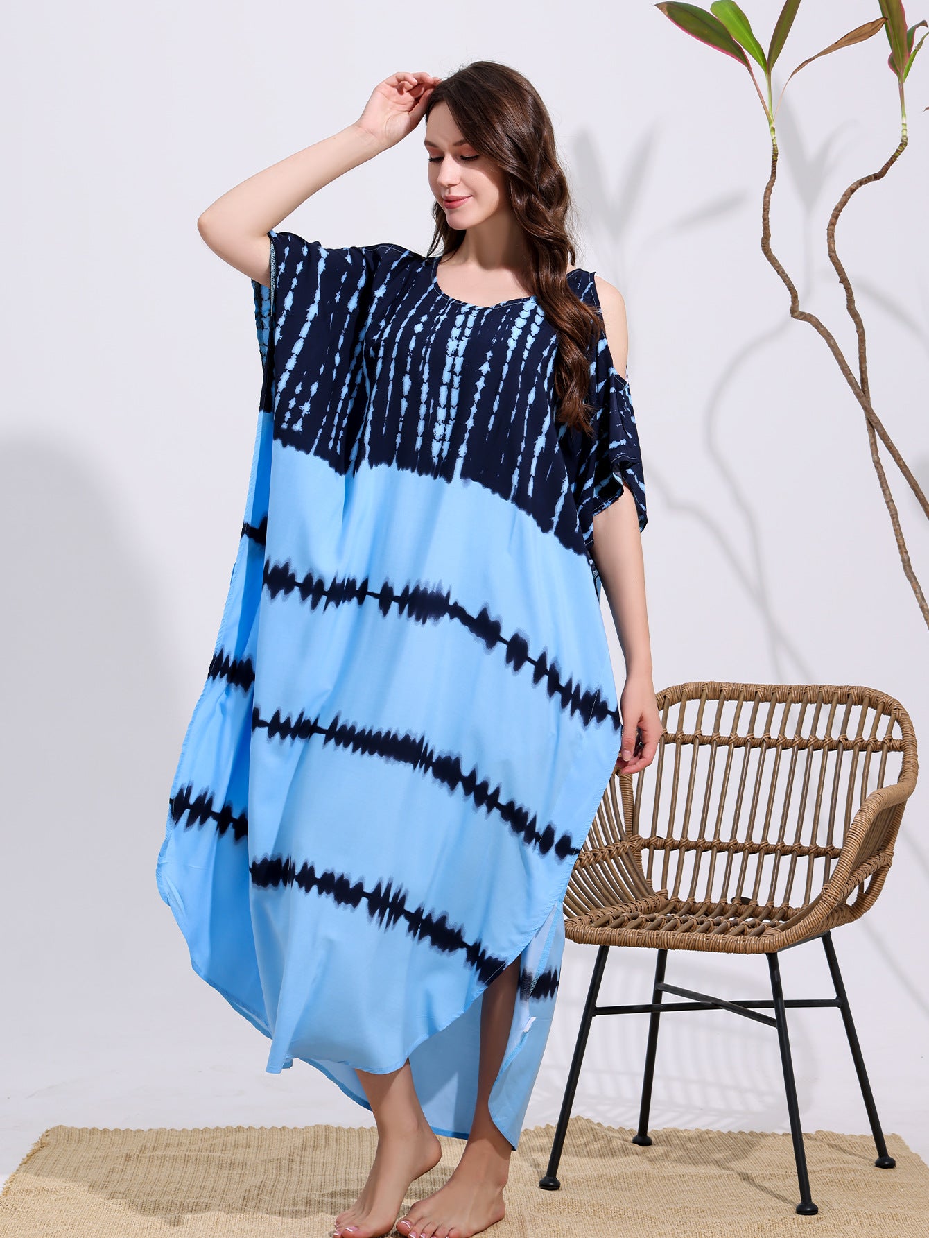Robe ample, à épaules dénudées