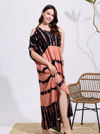 Robe ample, à épaules dénudées